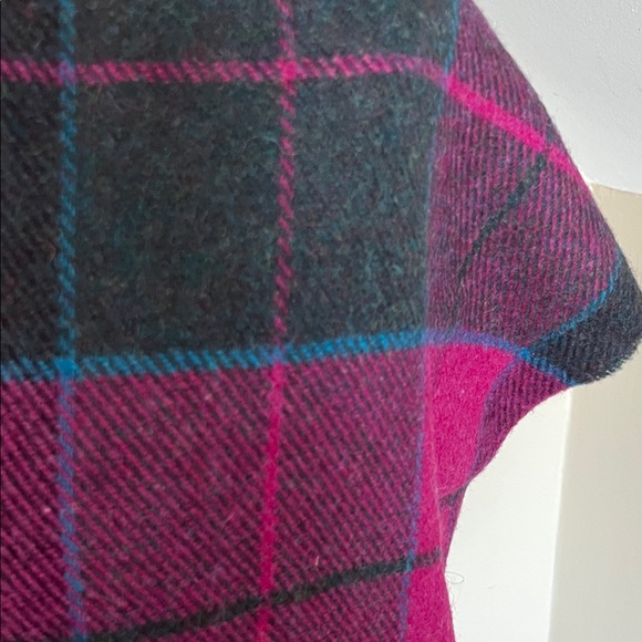 Foxford Pink and Black Tartan Scarf. NWT 100% Lambswool - Picture 4 of 4
